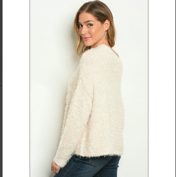 LAST 1 Super soft cream fuzzy sweater - Picture 5 of 8
